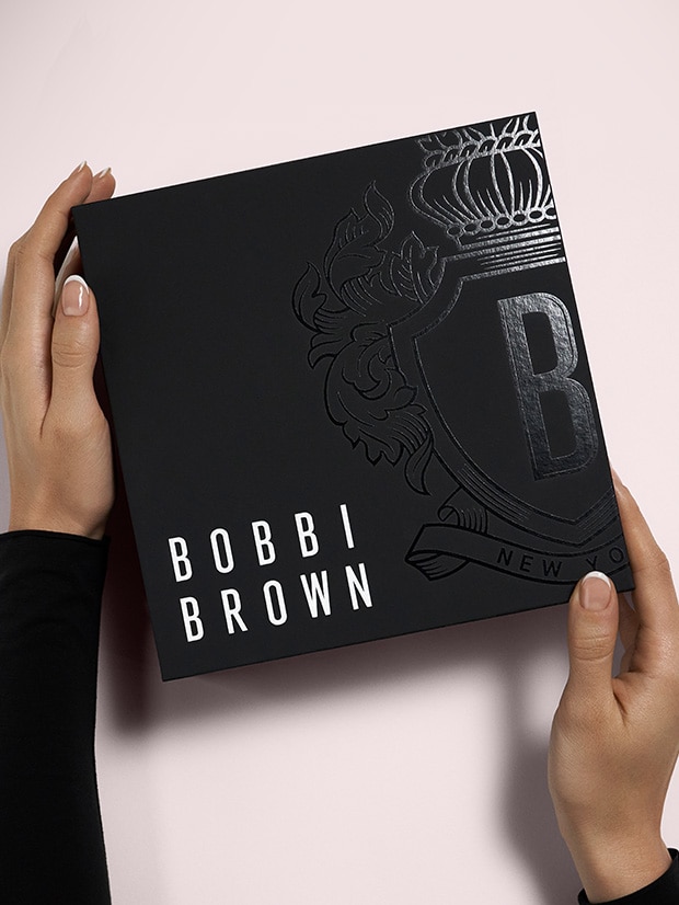 Close up of bobbi brown packaging